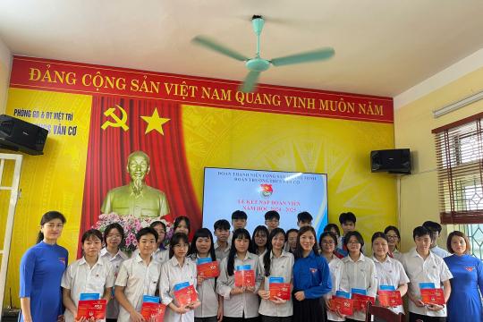 LỄ KẾT NẠP ĐOÀN VIÊN MỚI NĂM 2025